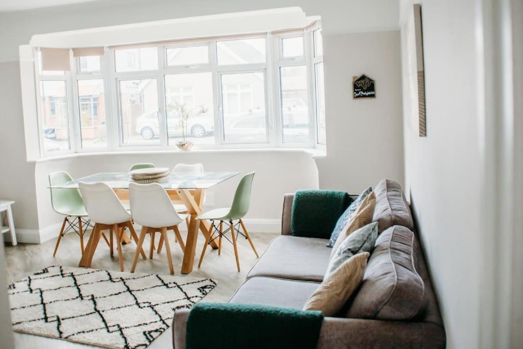 Coastal Haven In Leigh-On-Sea Apartment Southend-on-Sea Exterior photo